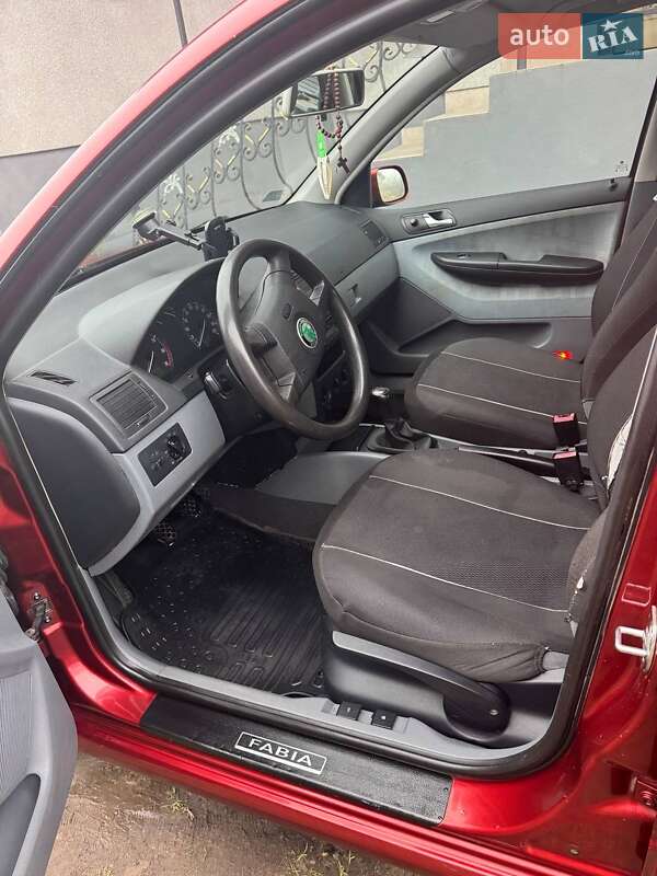 Седан Skoda Fabia 2002 в Золочеве