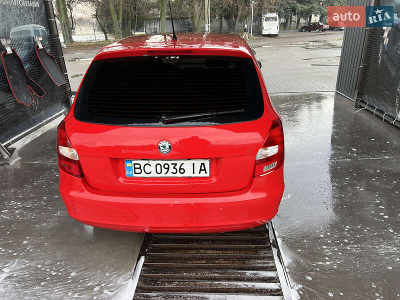 Універсал Skoda Fabia 2009 в Львові