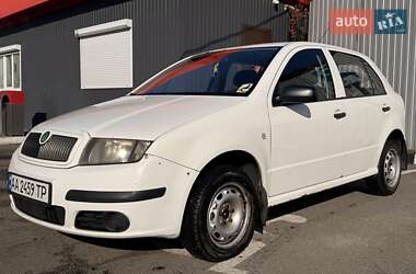 Седан Skoda Fabia 2006 в Києві