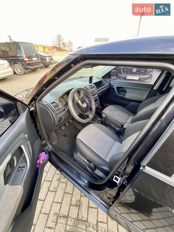 Хэтчбек Skoda Fabia 2012 в Каменке-Бугской