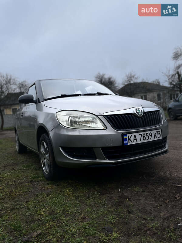 Хэтчбек Skoda Fabia 2012 в Чернигове фото 3 Хэтчбек Skoda Fabia 2012 в Чернигове