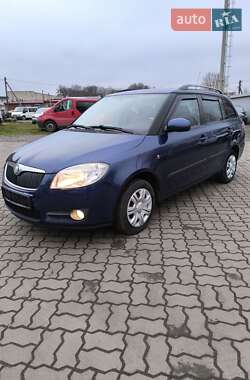 Универсал Skoda Fabia 2009 в Нововолынске
