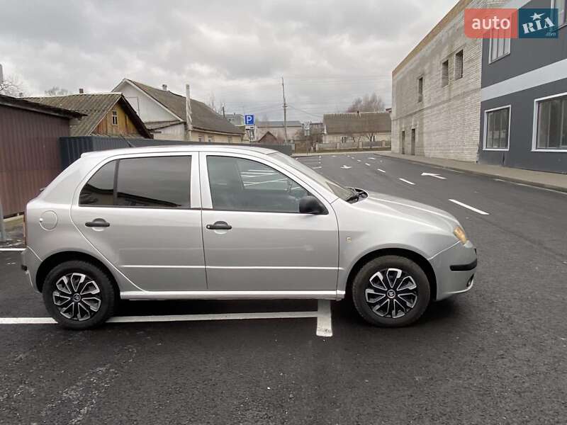Хэтчбек Skoda Fabia 2004 в Мирополе фото 22 Хэтчбек Skoda Fabia 2004 в Мирополе