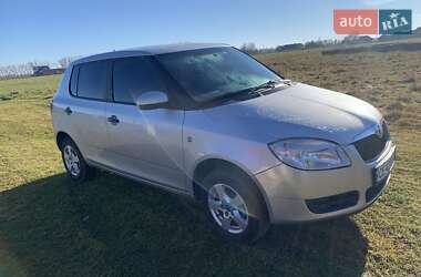 Хэтчбек Skoda Fabia 2007 в Черновцах