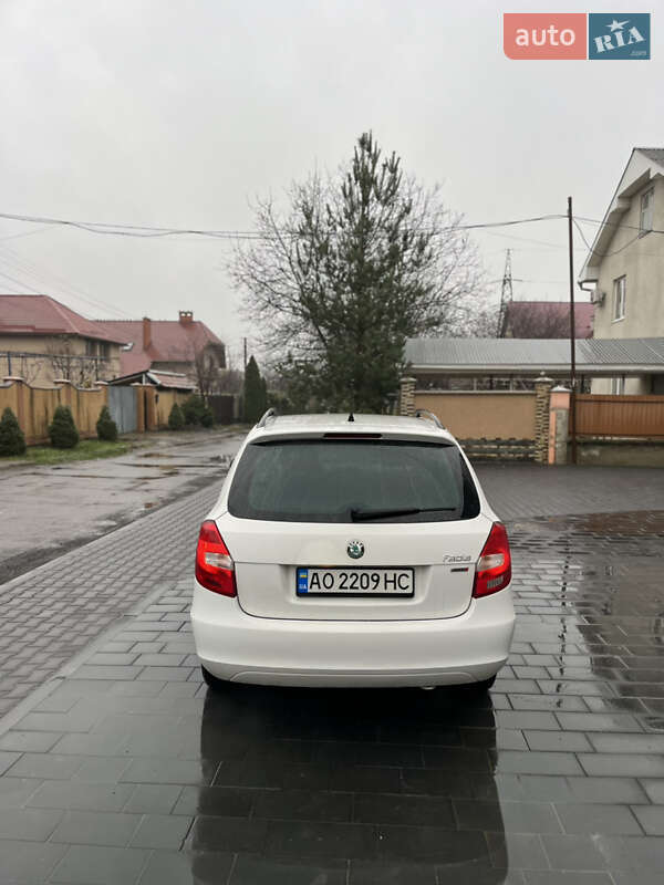 Універсал Skoda Fabia 2012 в Ужгороді