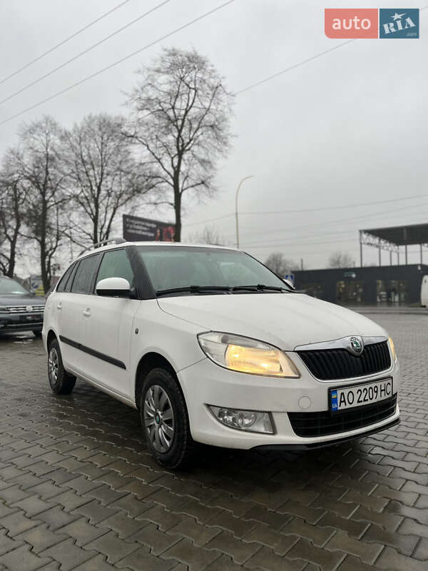 Універсал Skoda Fabia 2012 в Ужгороді