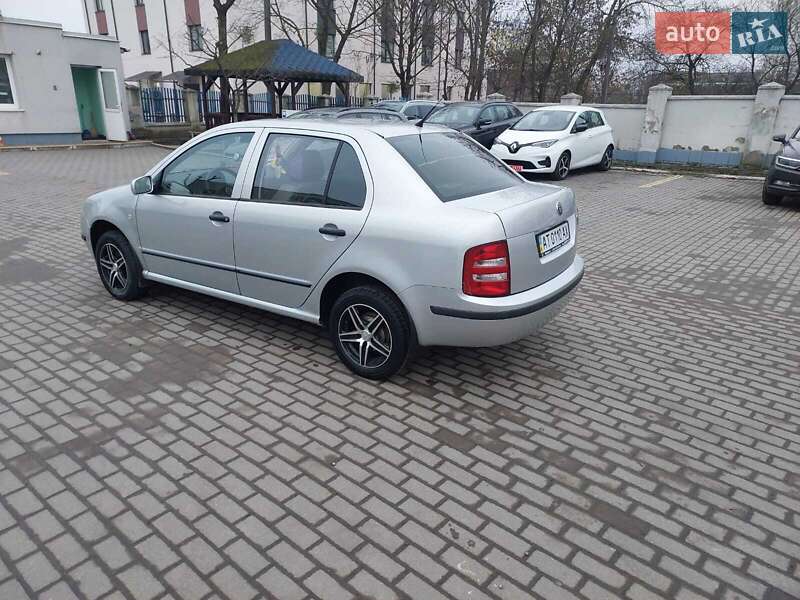 Седан Skoda Fabia 2004 в Калуші