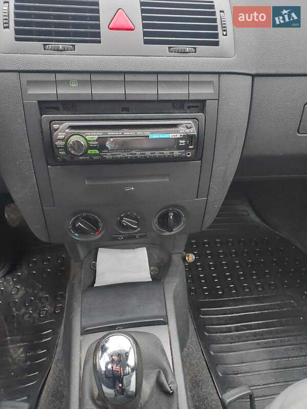 Седан Skoda Fabia 2004 в Калуші