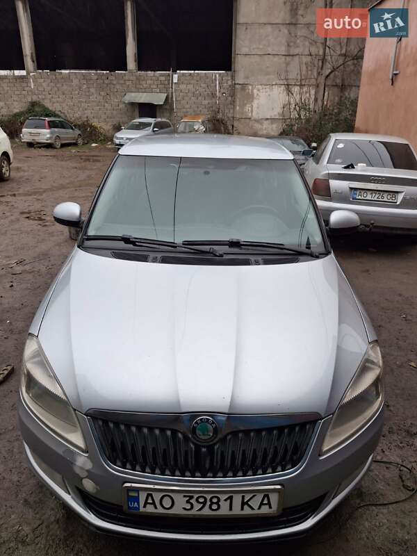 Універсал Skoda Fabia 2012 в Ужгороді