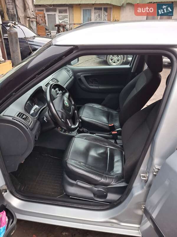 Універсал Skoda Fabia 2012 в Ужгороді