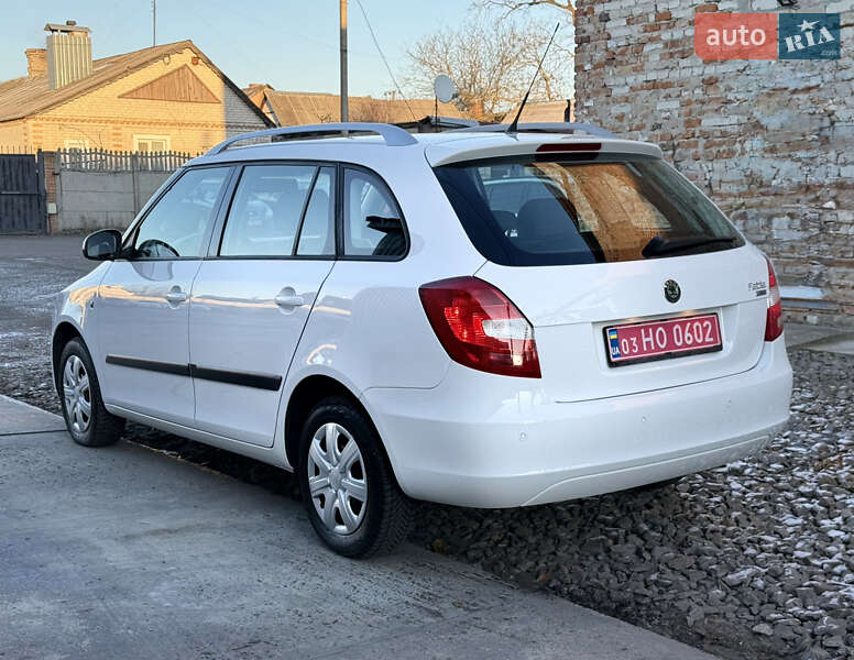 Універсал Skoda Fabia 2010 в Луцьку