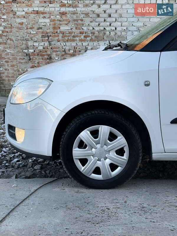 Універсал Skoda Fabia 2010 в Луцьку
