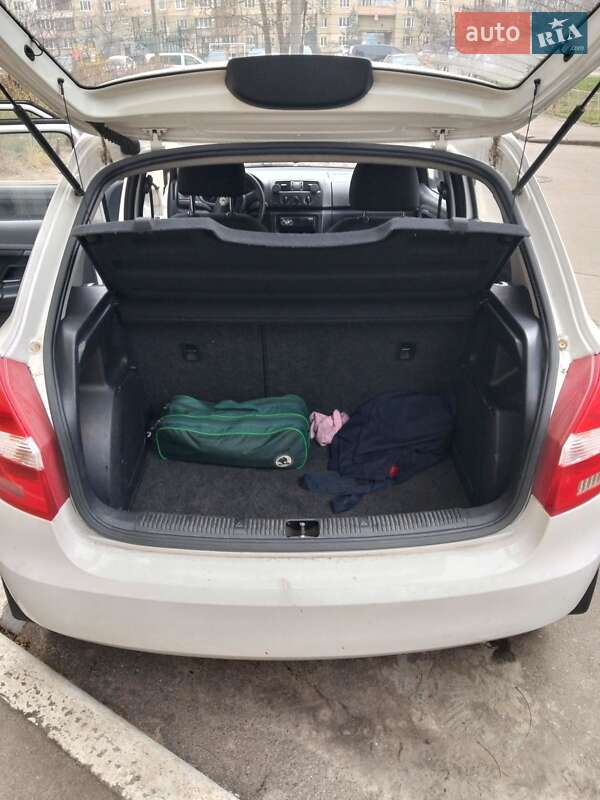 Хетчбек Skoda Fabia 2012 в Києві фото 4 Хетчбек Skoda Fabia 2012 в Києві