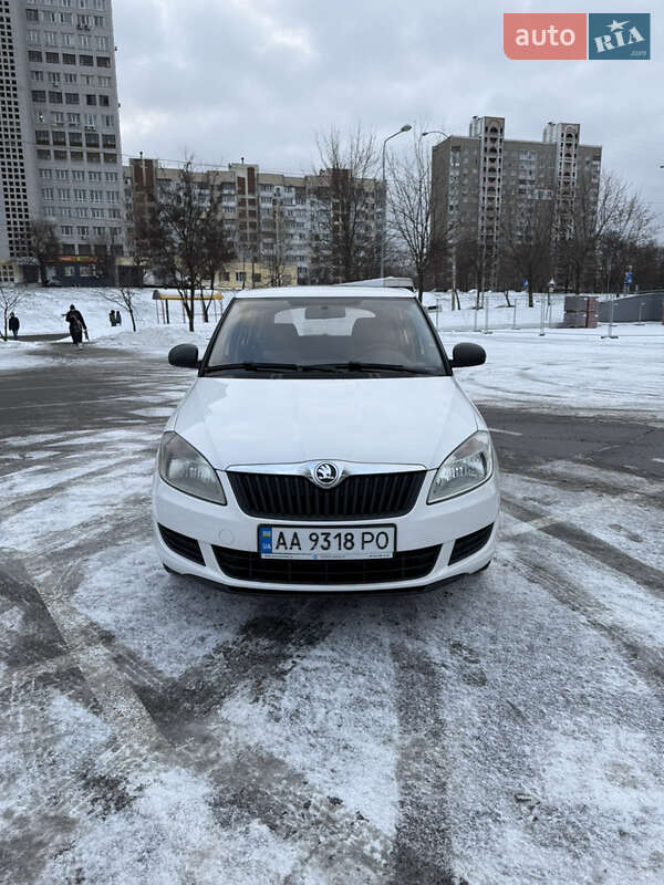 Хетчбек Skoda Fabia 2014 в Києві фото 2 Хетчбек Skoda Fabia 2014 в Києві