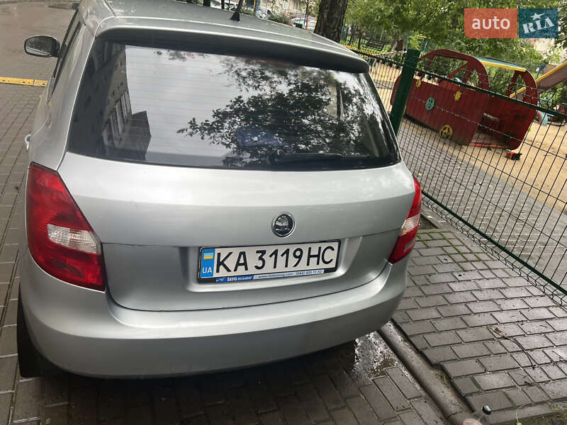 Хэтчбек Skoda Fabia 2013 в Луцке