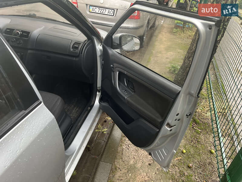 Хэтчбек Skoda Fabia 2013 в Луцке