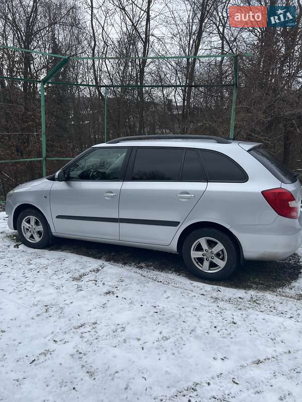 Универсал Skoda Fabia 2011 в Ужгороде