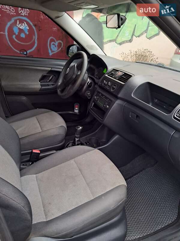 Хэтчбек Skoda Fabia 2012 в Одессе