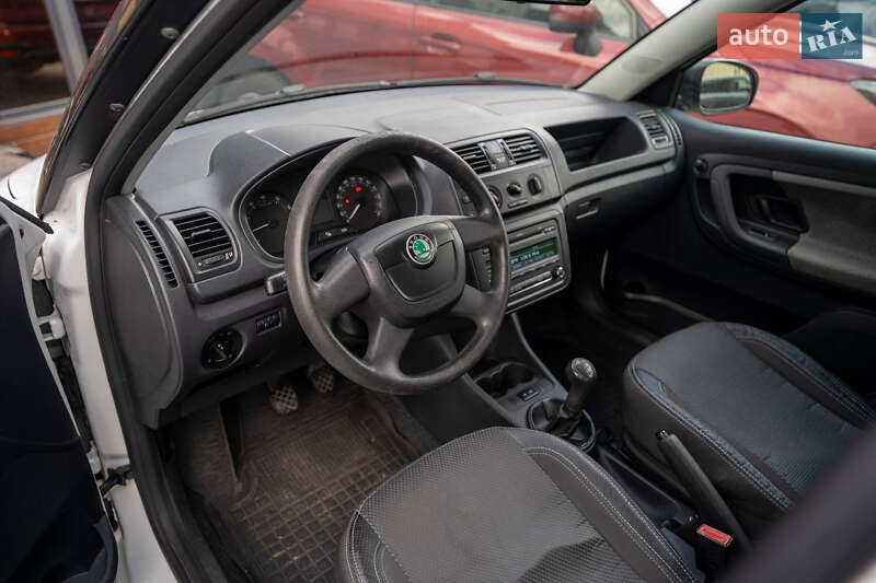 Хетчбек Skoda Fabia 2011 в Києві