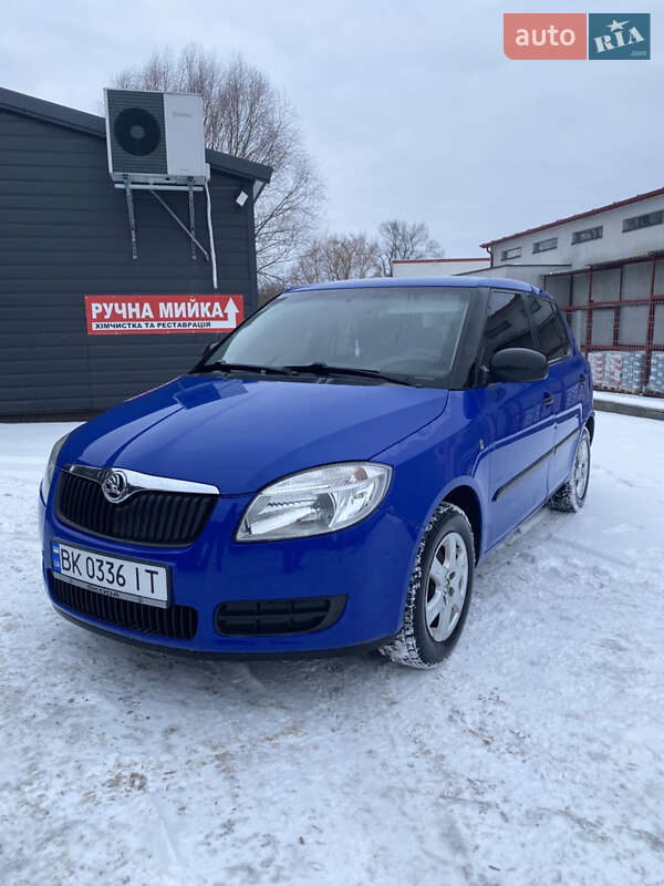 Хэтчбек Skoda Fabia 2009 в Ровно