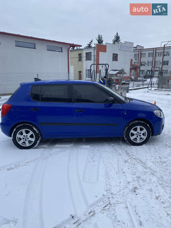 Хэтчбек Skoda Fabia 2009 в Ровно