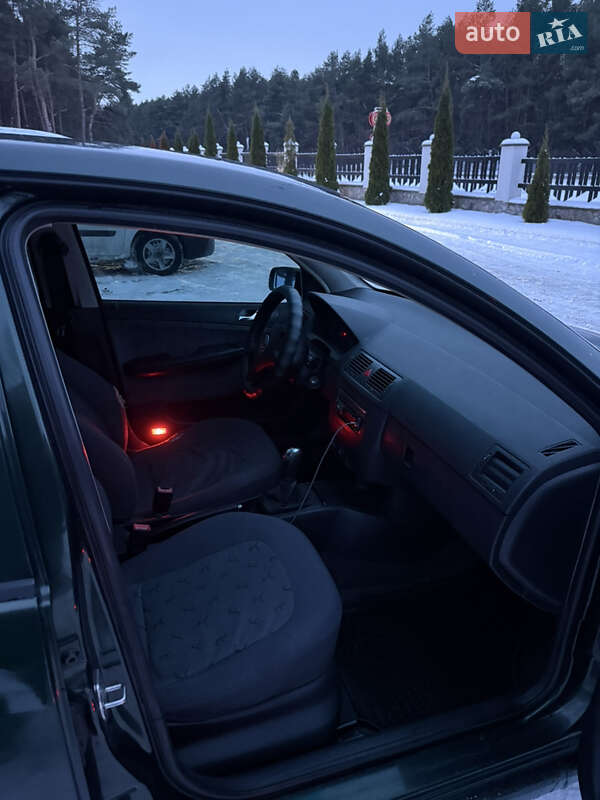 Хетчбек Skoda Fabia 2003 в Переяславі