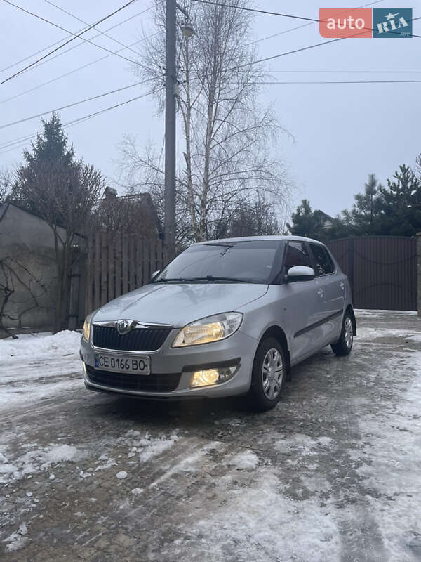 Хетчбек Skoda Fabia 2011 в Чернівцях