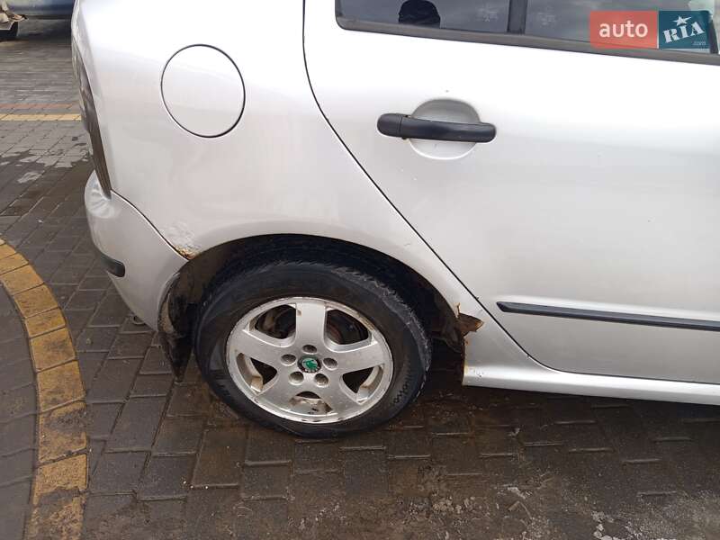 Хетчбек Skoda Fabia 2000 в Брошневі-Облозі фото 5 Хетчбек Skoda Fabia 2000 в Брошневі-Облозі