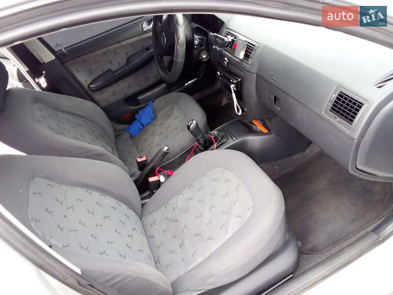 Універсал Skoda Fabia 2003 в Кам'янському