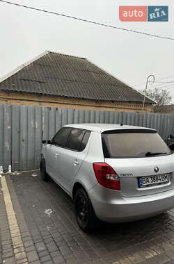 Хэтчбек Skoda Fabia 2014 в Кропивницком