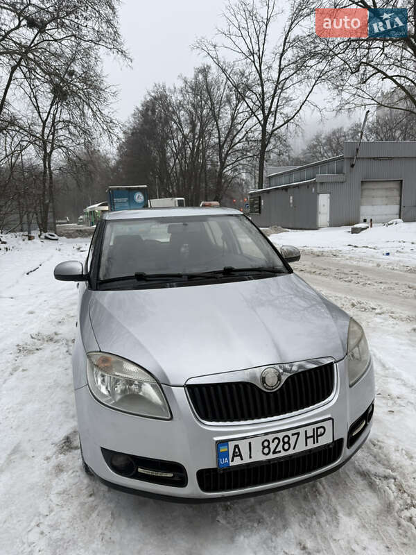 Хэтчбек Skoda Fabia 2008 в Киеве