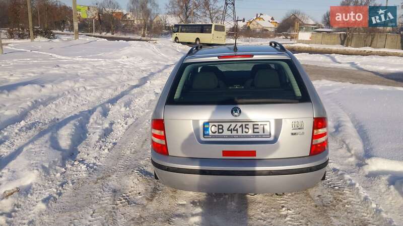 Универсал Skoda Fabia 2004 в Чернигове