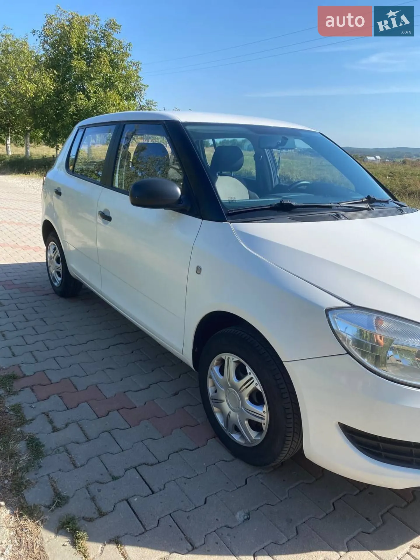 2010 Skoda Fabia - мініатюра 2