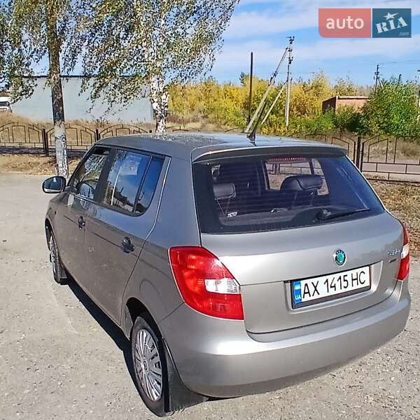 Хэтчбек Skoda Fabia 2012 в Богодухове