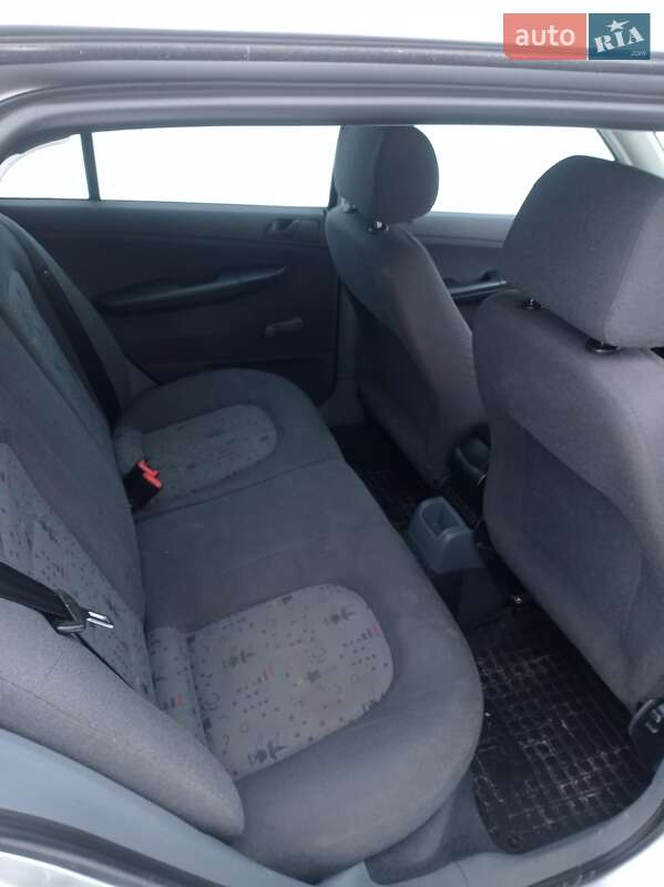 Универсал Skoda Fabia 2001 в Новом Роздоле