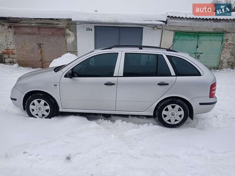 Универсал Skoda Fabia 2001 в Новом Роздоле