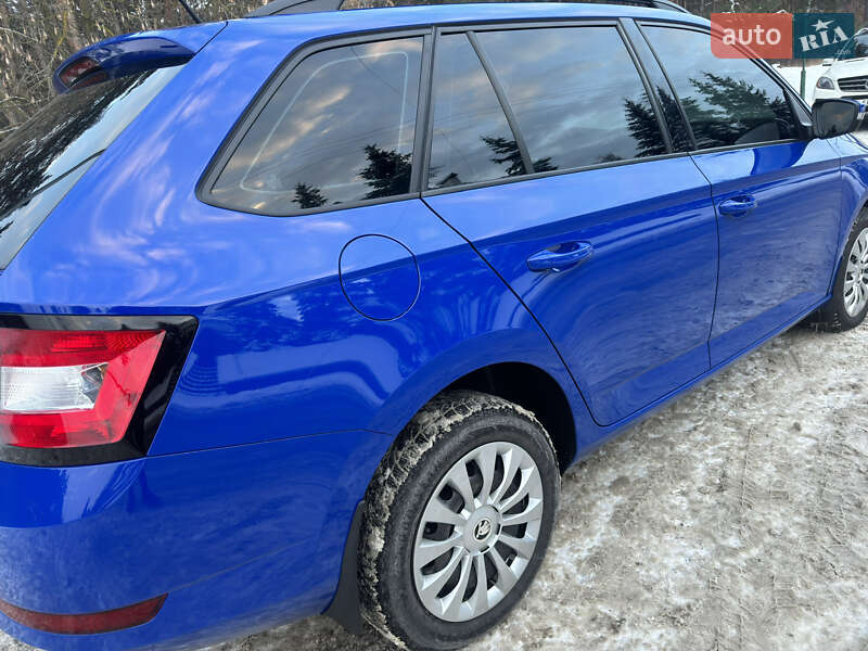 Универсал Skoda Fabia 2021 в Киеве