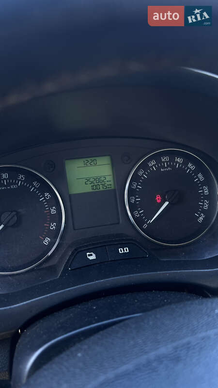 Универсал Skoda Fabia 2011 в Вараше
