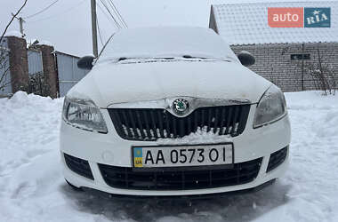 Хэтчбек Skoda Fabia 2011 в Киеве