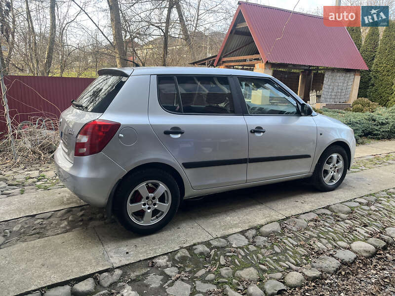 Хэтчбек Skoda Fabia 2008 в Хусте