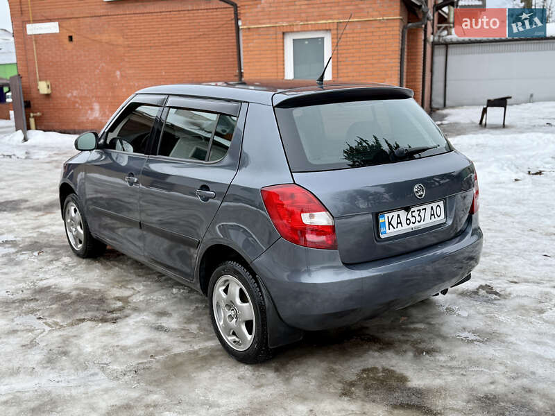 Хэтчбек Skoda Fabia 2007 в Киеве