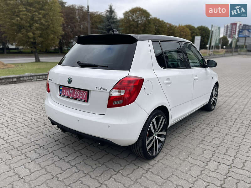 Хэтчбек Skoda Fabia 2012 в Луцке