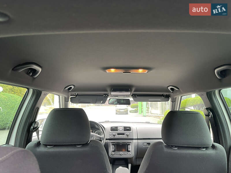 Хэтчбек Skoda Fabia 2012 в Луцке