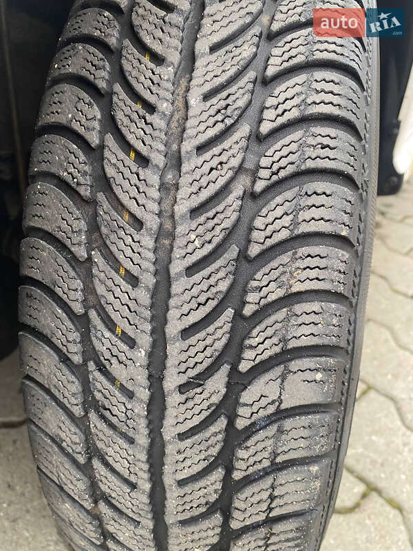 Хэтчбек Skoda Fabia 2004 в Поляне