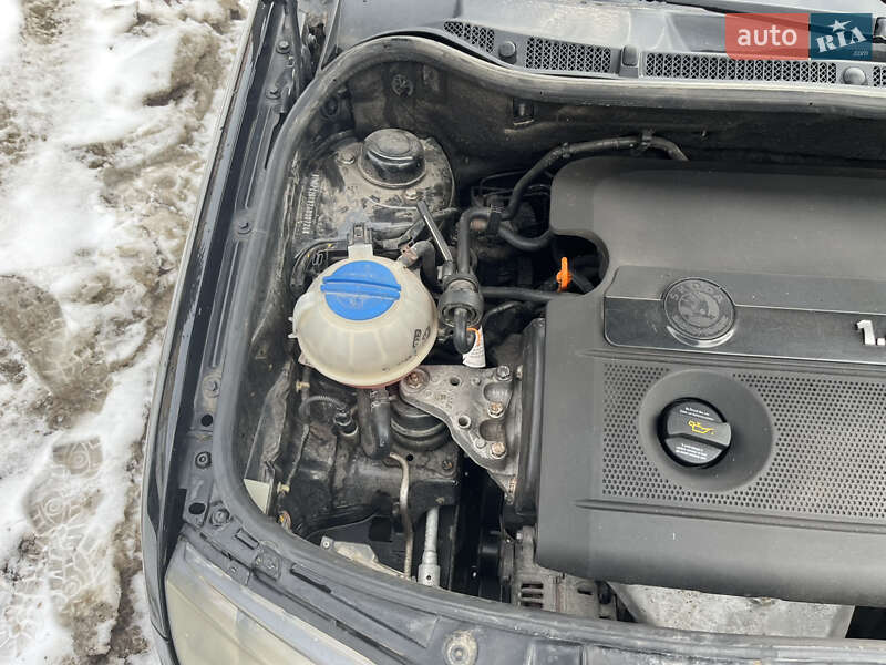 Хетчбек Skoda Fabia 2006 в Волочиську