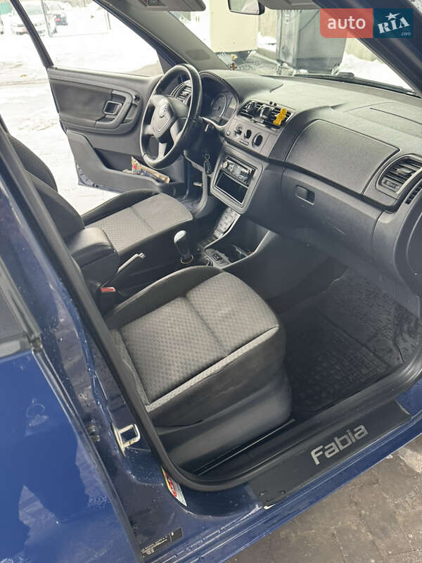 Хэтчбек Skoda Fabia 2012 в Лубнах