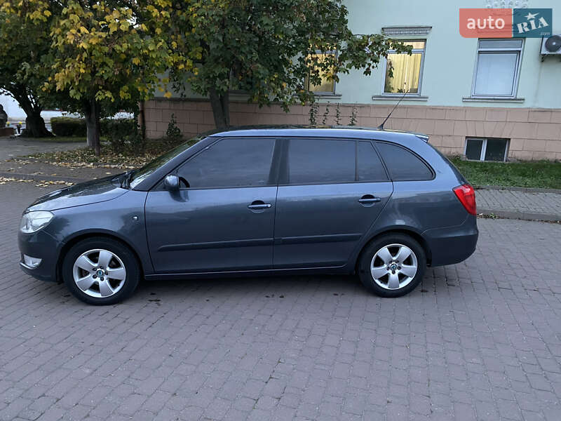 Универсал Skoda Fabia 2011 в Ужгороде