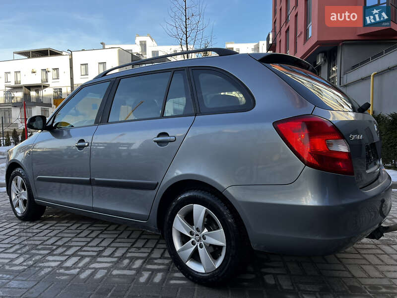 Хэтчбек Skoda Fabia 2013 в Львове