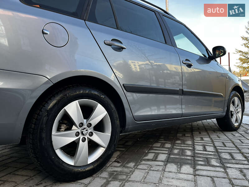 Хэтчбек Skoda Fabia 2013 в Львове