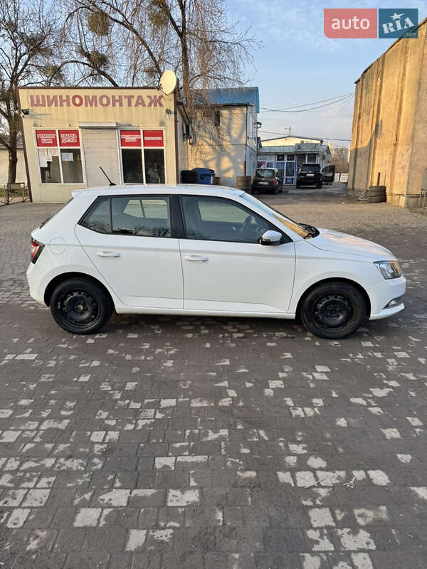 Хэтчбек Skoda Fabia 2016 в Львове